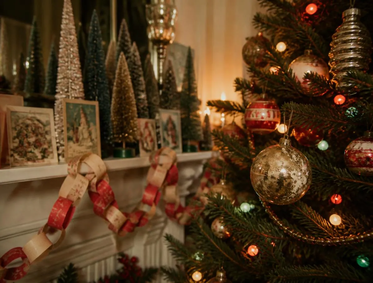 Vintage Christmas Christmas decorating style